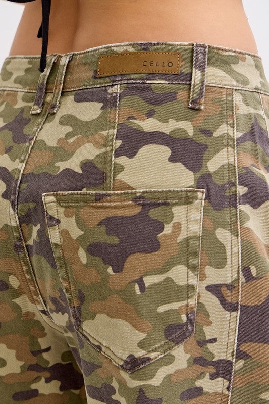 Camo Mid Waisted Barrel Leg Washed Camo