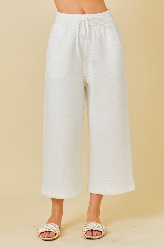Solid Quilted Capri Pants White - Southern Fashion Boutique Bliss