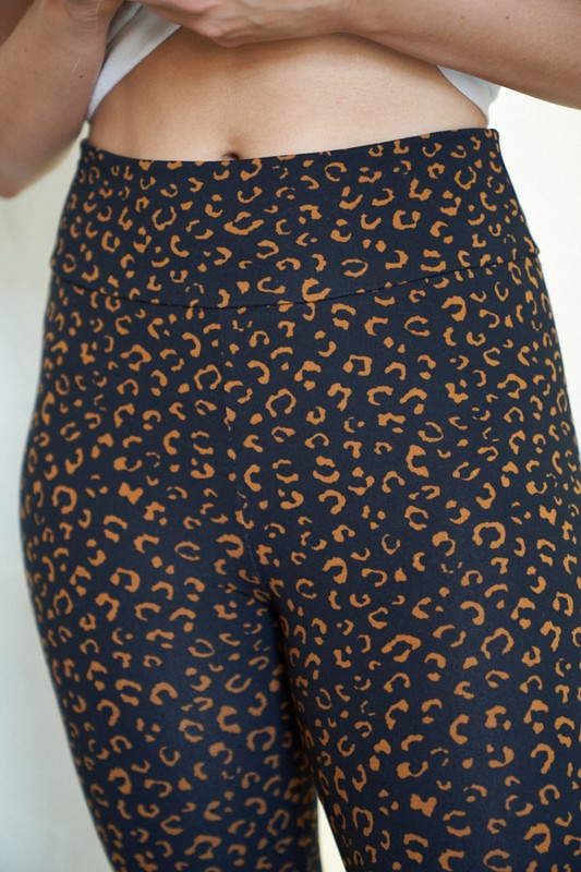 Leopard Print Knit Leggings Black